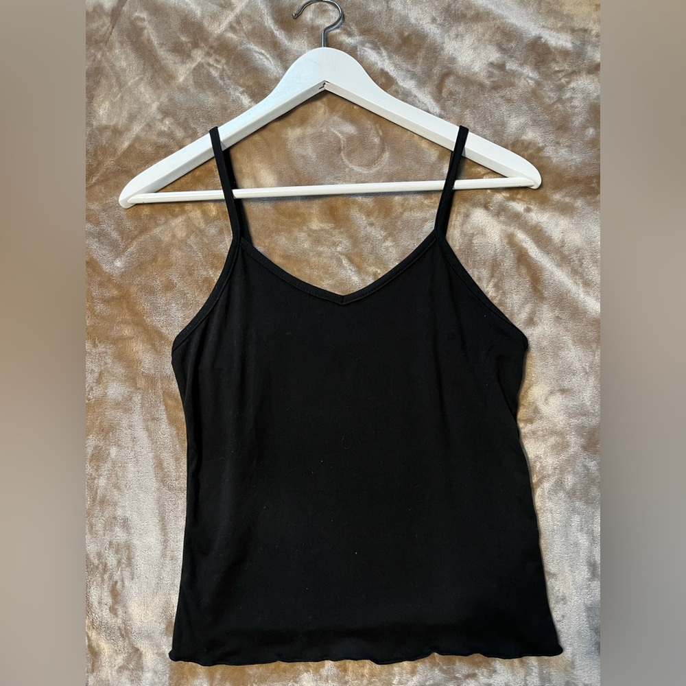Size Small Lettuce Hem Cropped Tank